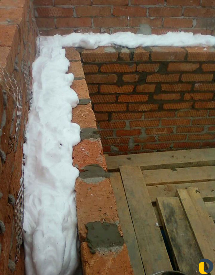 Утепление пеноизолом, эковатой