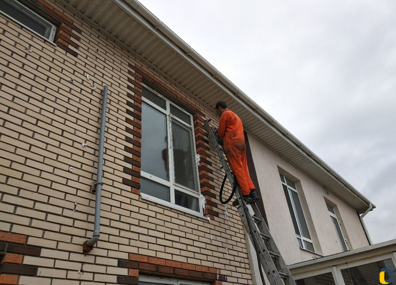 Утепление жидким пенопластом (пеноизол)