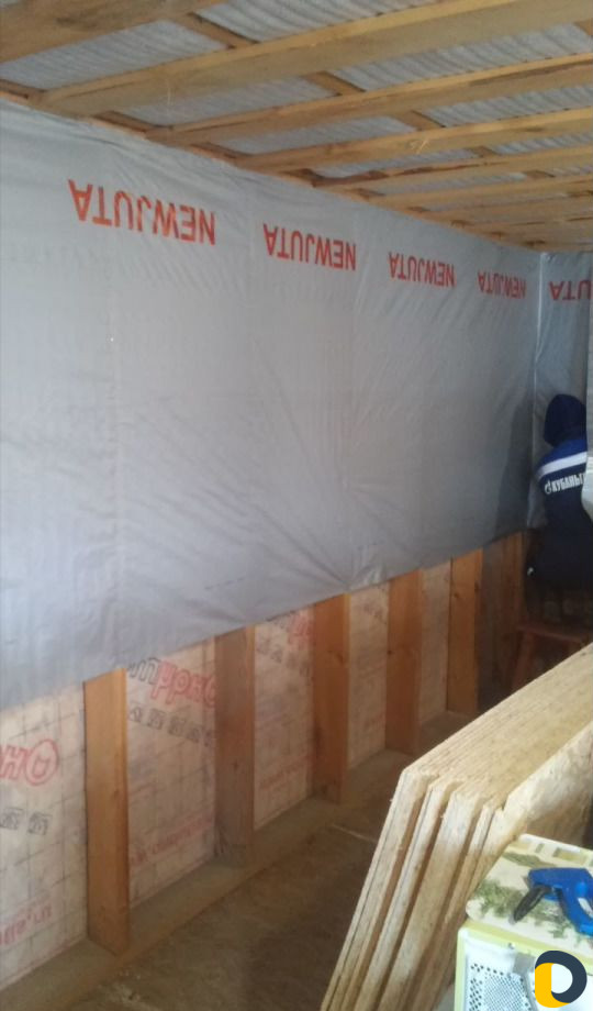 Утеплитель.Пеноизол (по краю) в Тамани