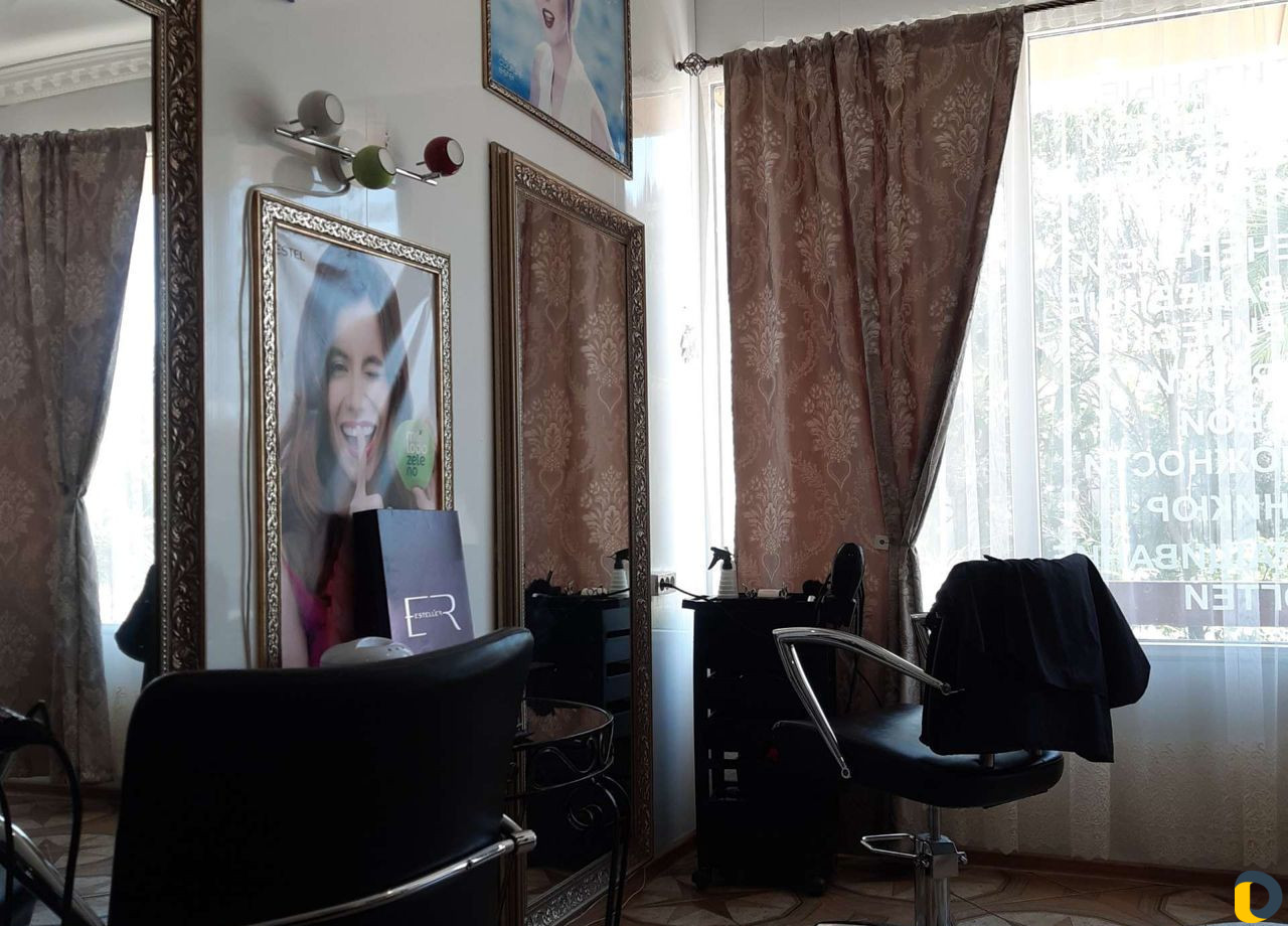 В аренду сдам кресло мастеру универсалу