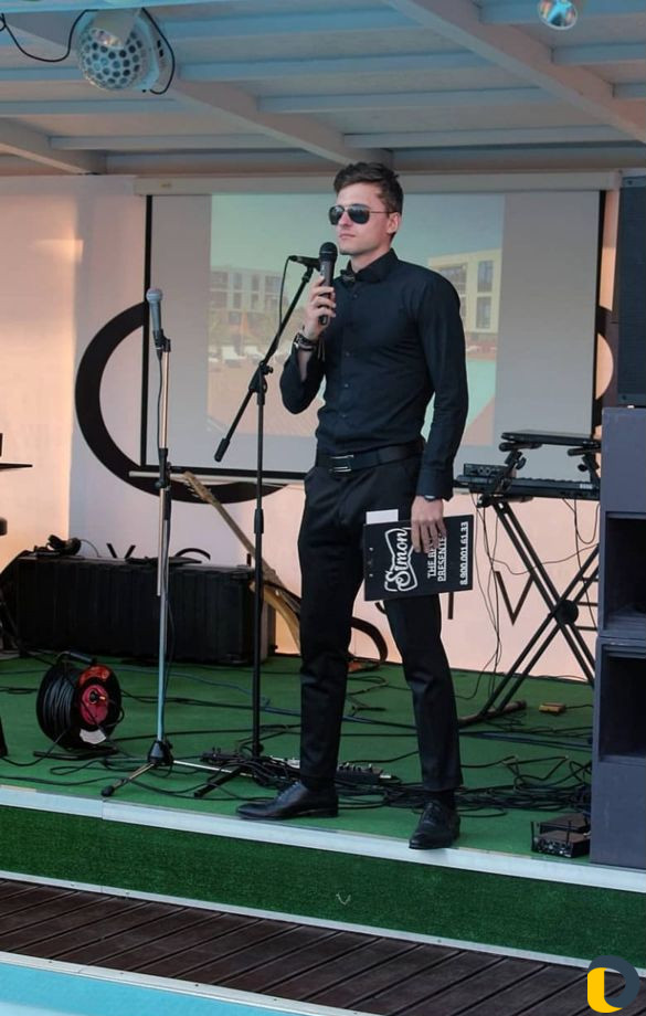 Ведущий мероприятий