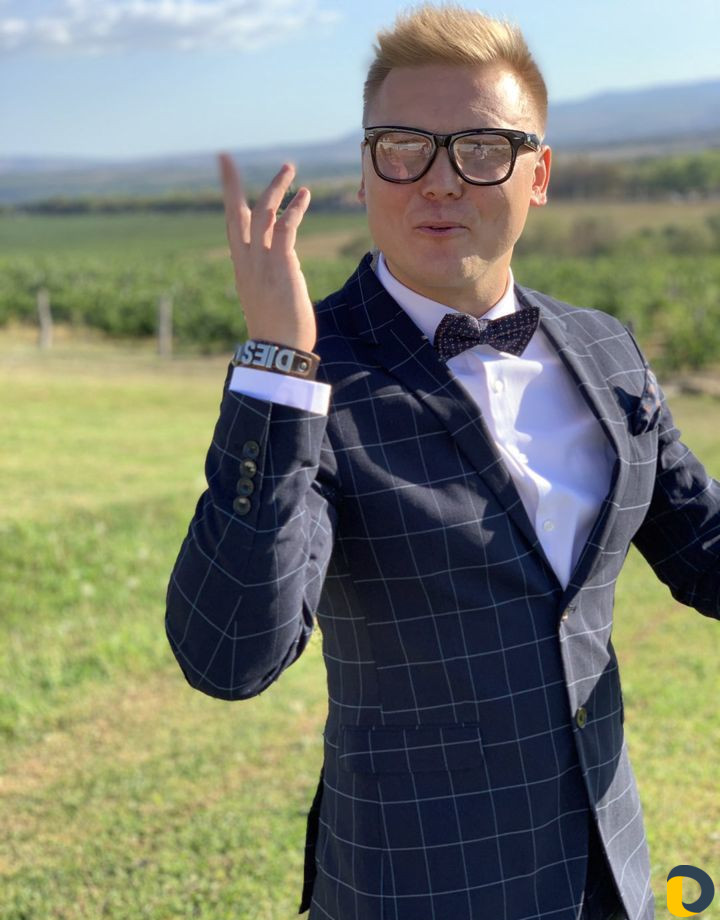 Ведущий на свадьбу