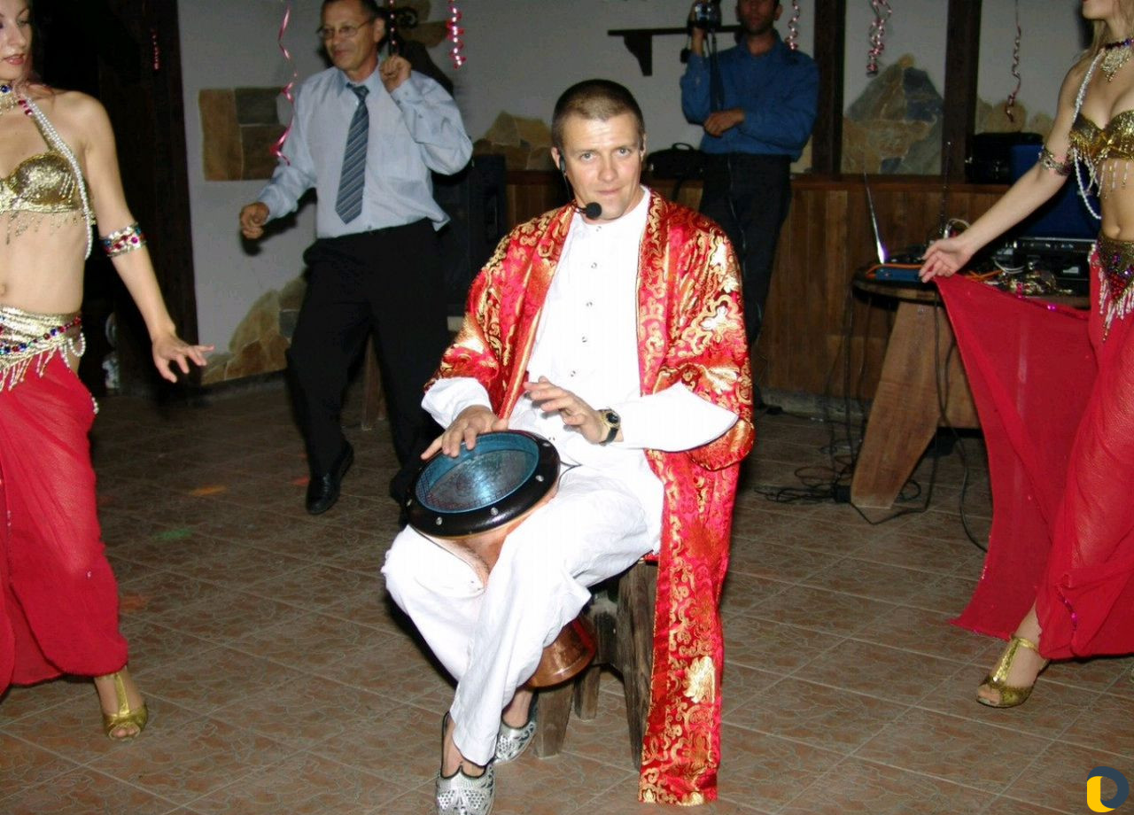 Ведущий универсальный