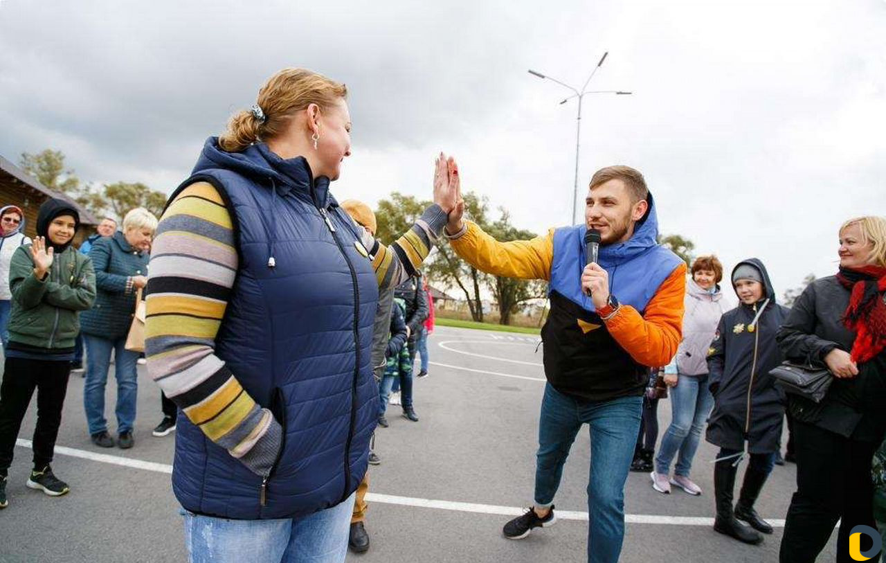 Ведущий