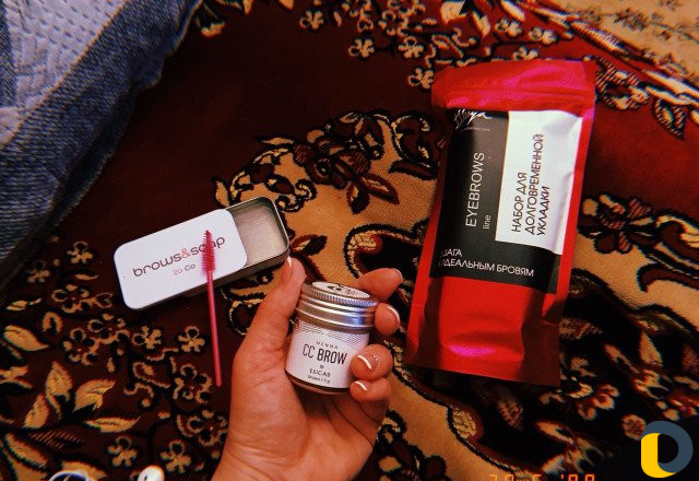 Визажист бровист