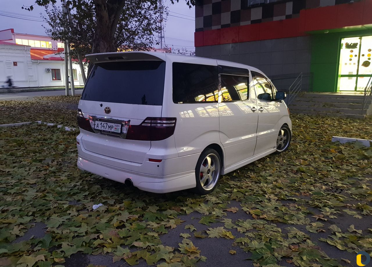 Водитель на своём автомобиле