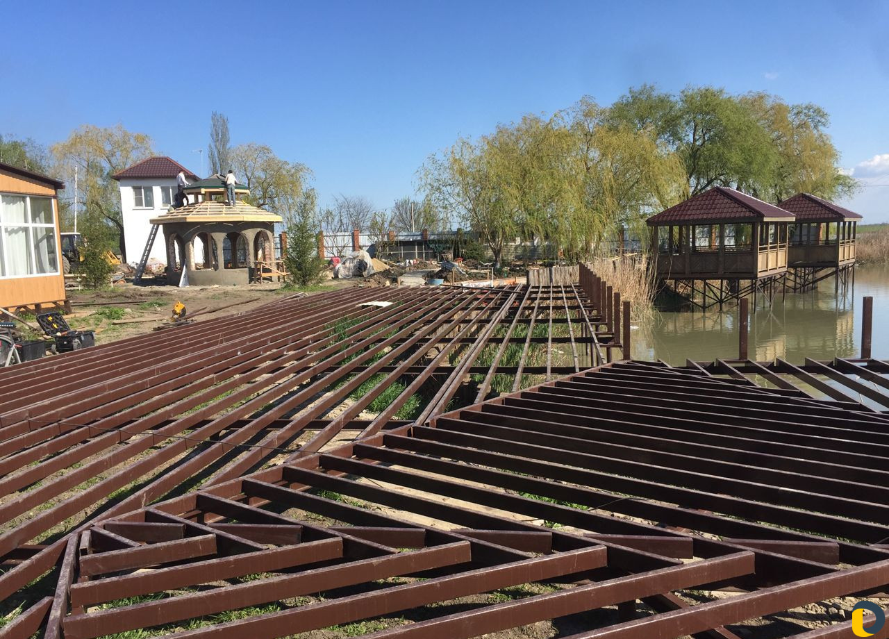 Возводим пирсы, причалы