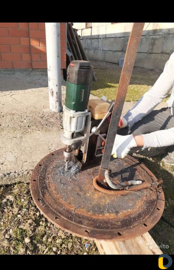 Выполняем сверления отверстий в металле