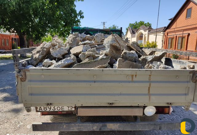 Вывоз строительного мусора,грузчики