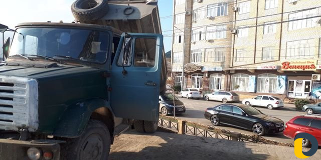 Вывоз строительного мусора перевозки Дербенте