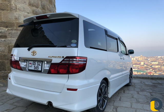 Заказ микроавтобуса Mercedes Sprinter Toyota Alpha
