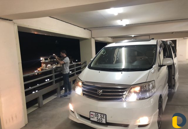 Заказ микроавтобуса Mercedes Sprinter Toyota Alpha