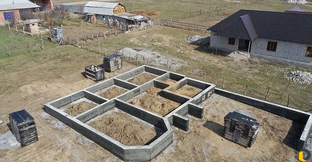 Заливаем фундамент со своими опалубками. Быстро и
