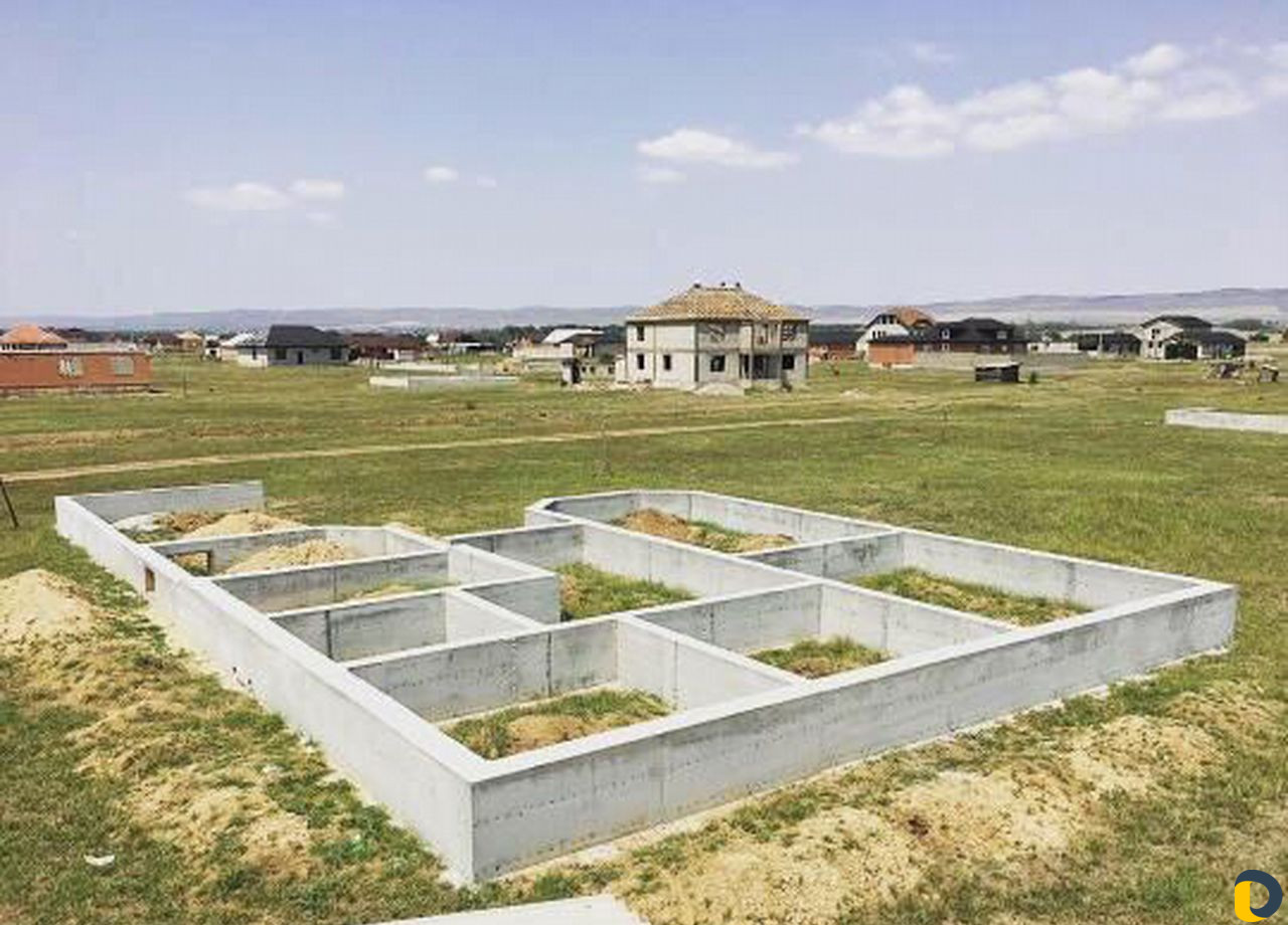 Заливаем фундамент со своими опалубками. Быстро и