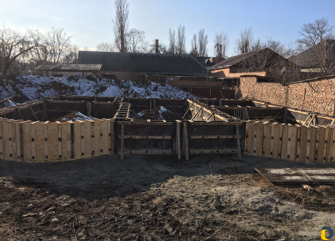 Заливаем фундамент со своими опалубками. Быстро и