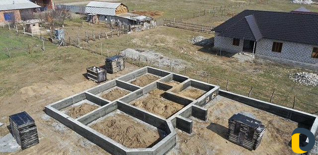 Заливаем фундамент со своими опалубками. Быстро и