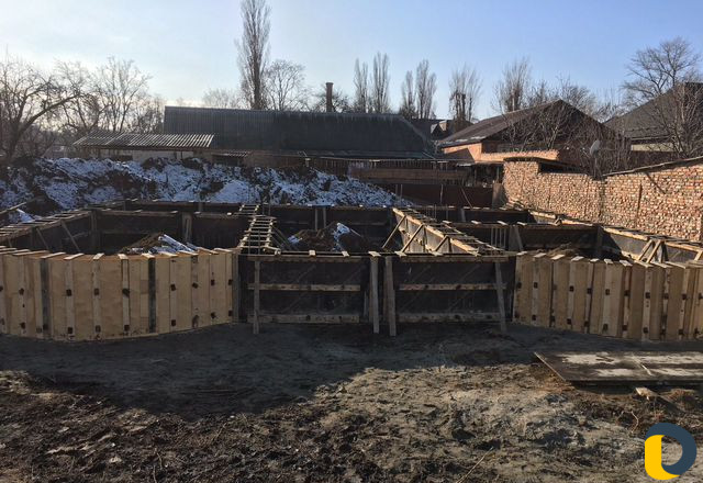 Заливаем фундамент со своими опалубками. Быстро и