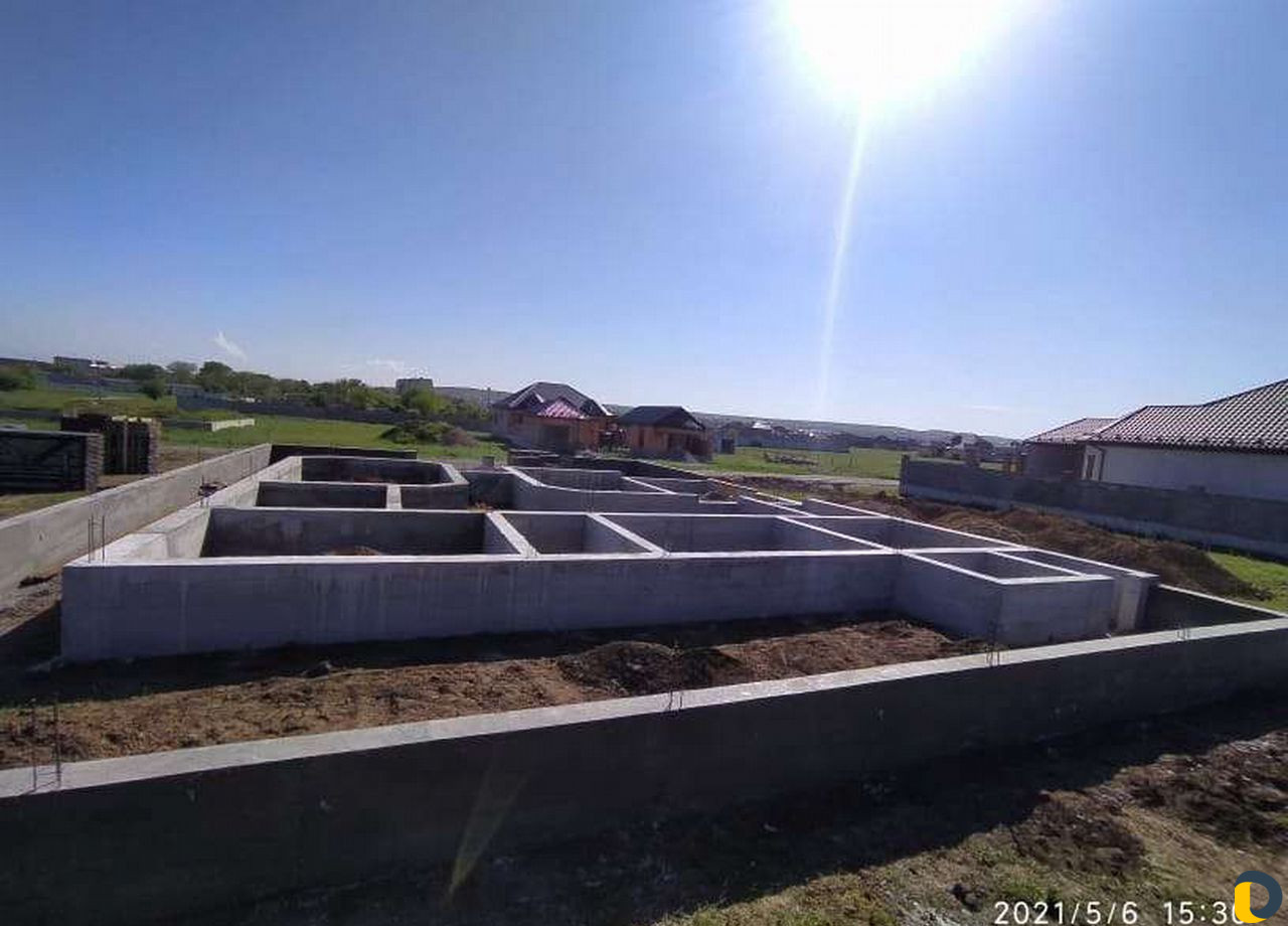 Заливаем фундаменты