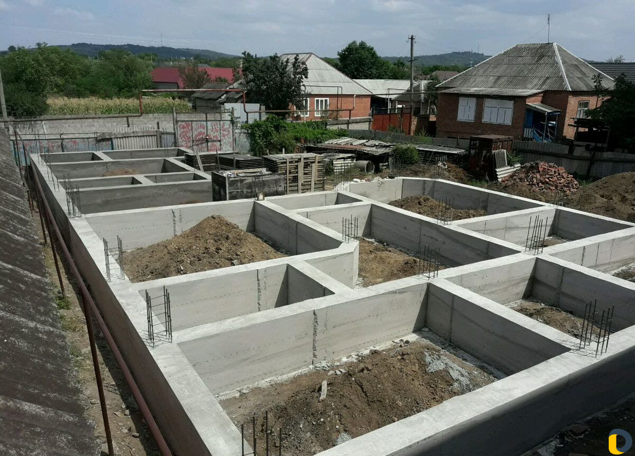 Заливаем фундаменты