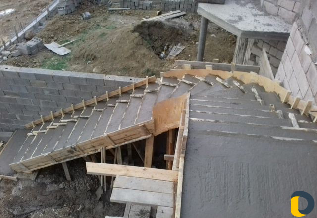 Заливка лестниц, бетонные работы