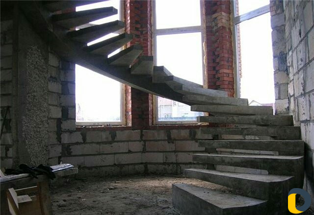 Заливка железобетонных лестниц