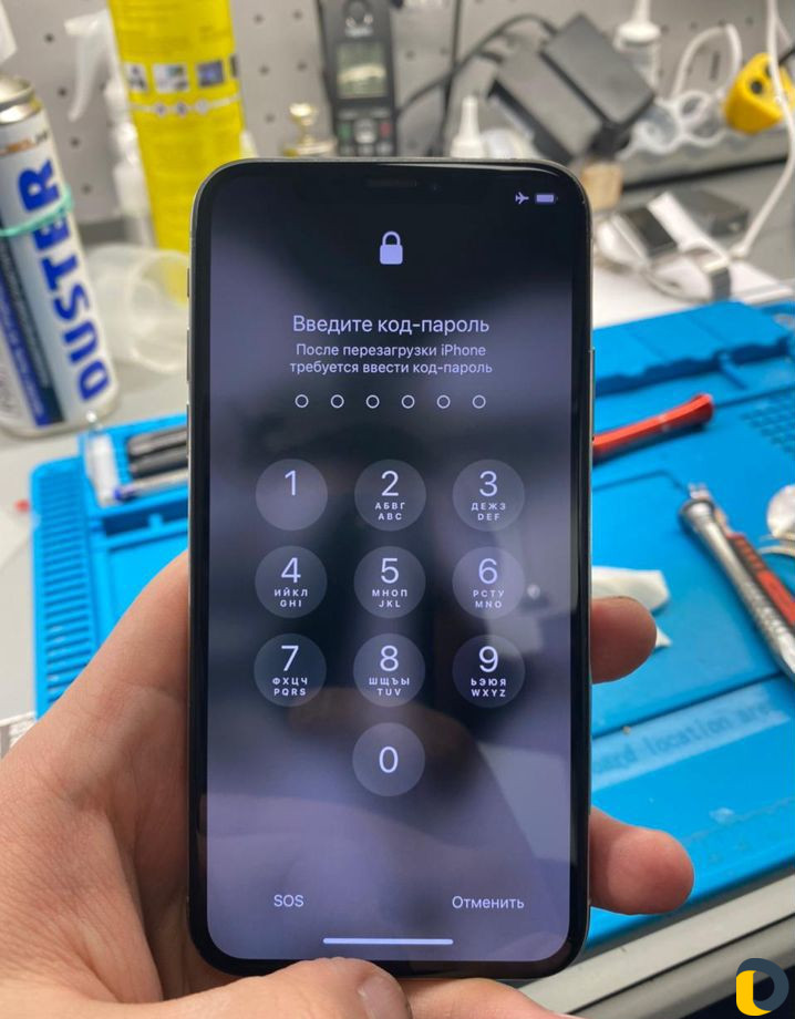 Замена разбитого сенсорного стекла экрана iPhone