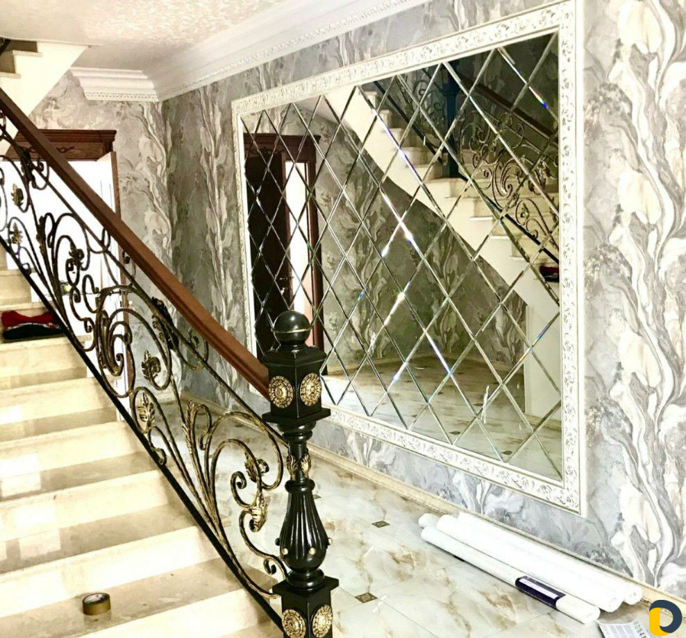 Зеркальное оформление стен. Резка стекла и зеркал