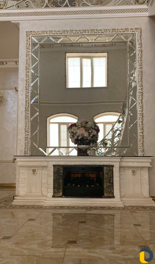 Зеркальное оформление стен. Резка стекла и зеркал