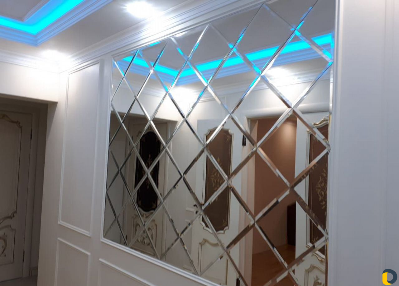 Зеркальное оформление стен. Резка стекла и зеркал