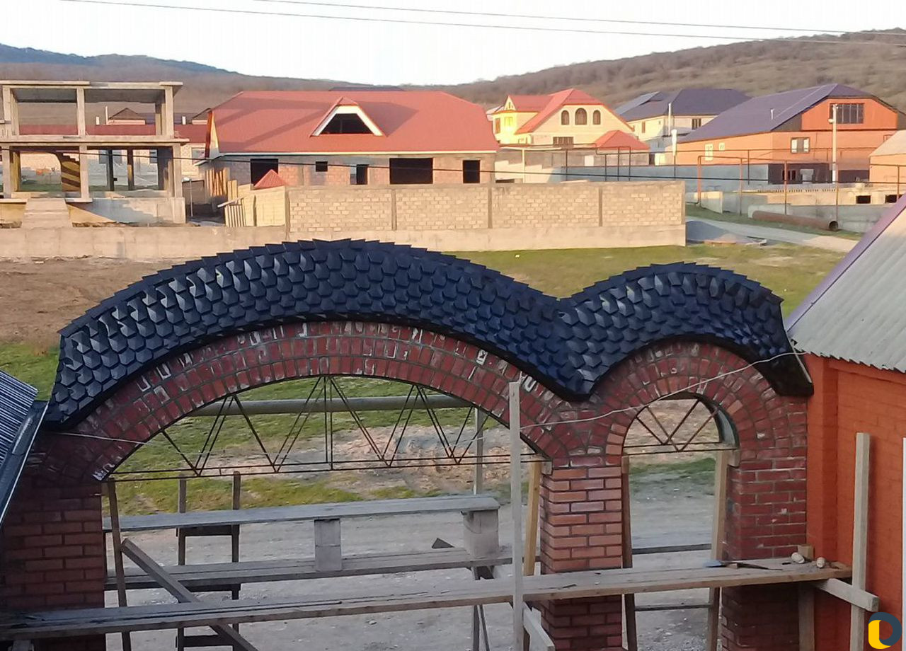Жестяные работы.Крыша на арку и шапки