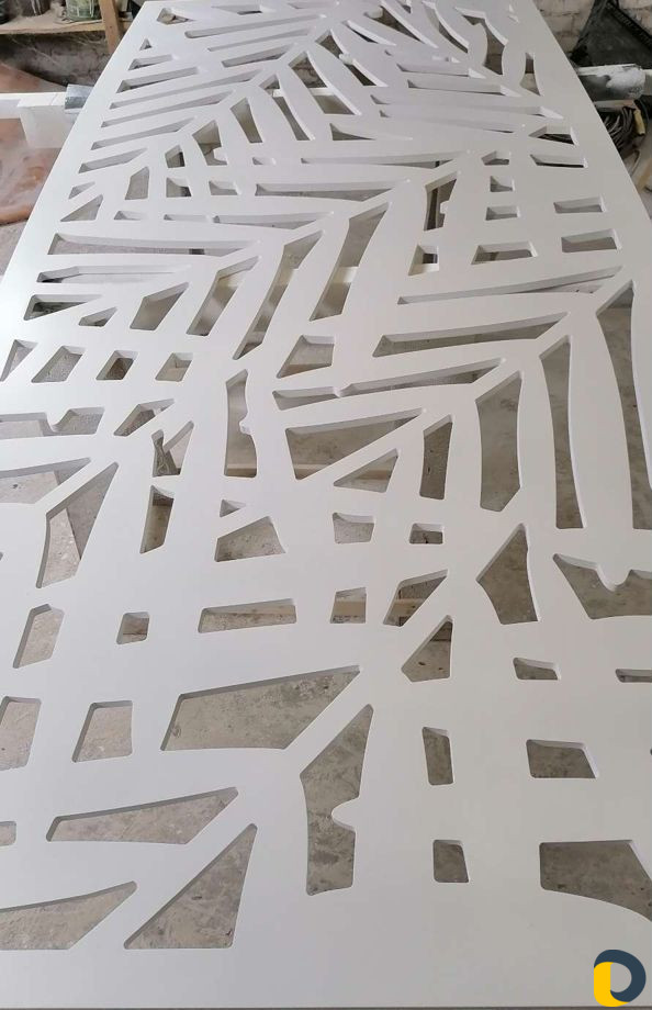 Зонирование комнаты Ажурные резные перегородки рез