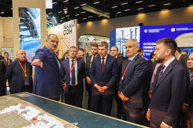 👍 Новые соглашения, проекты развития, награждение волонтёров, помогавших Дагестану справиться с последствиями стихии. Каким был второй день Кавказско — фото 1