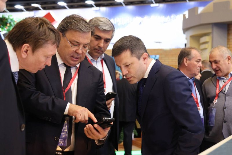 👍 Новые соглашения, проекты развития, награждение волонтёров, помогавших Дагестану справиться с последствиями стихии. Каким был второй день Кавказско — фото 3