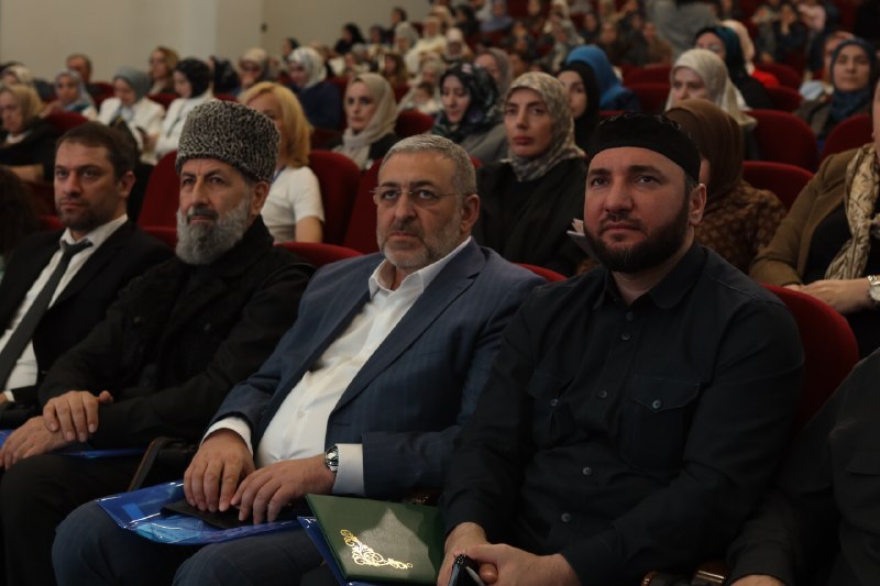 📚 В Махачкале состоялась Всероссийская научно-практическая конференция «Единство народов Российской Федерации как фактор укрепления национальной безо — фото 5